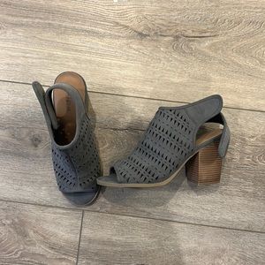 Indigo gray chunky heels size 10